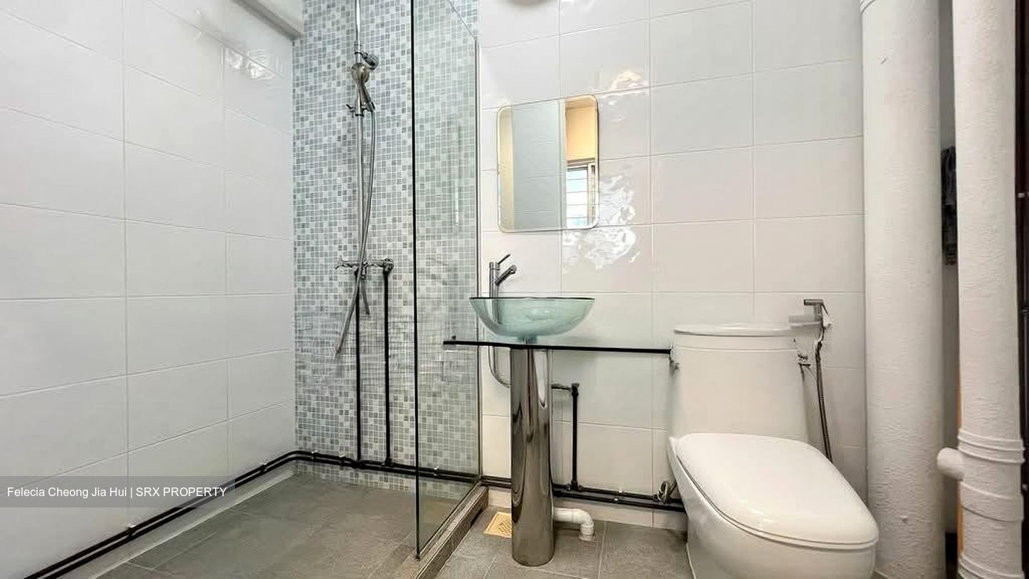 Blk 216 Jurong East Street 21 (Jurong East), HDB Executive #566533611